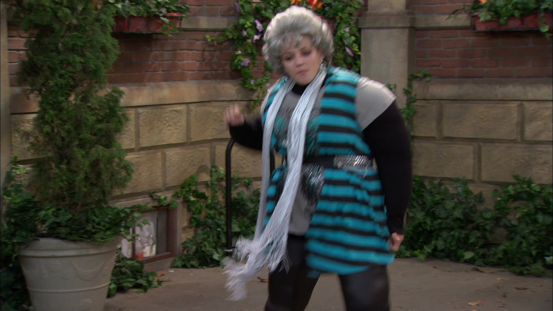 Shake_It_Up_S01E15_1080p_BTD_001757.jpg Shake_It_Up_S01E15_1080p_BTD_001757.jpg