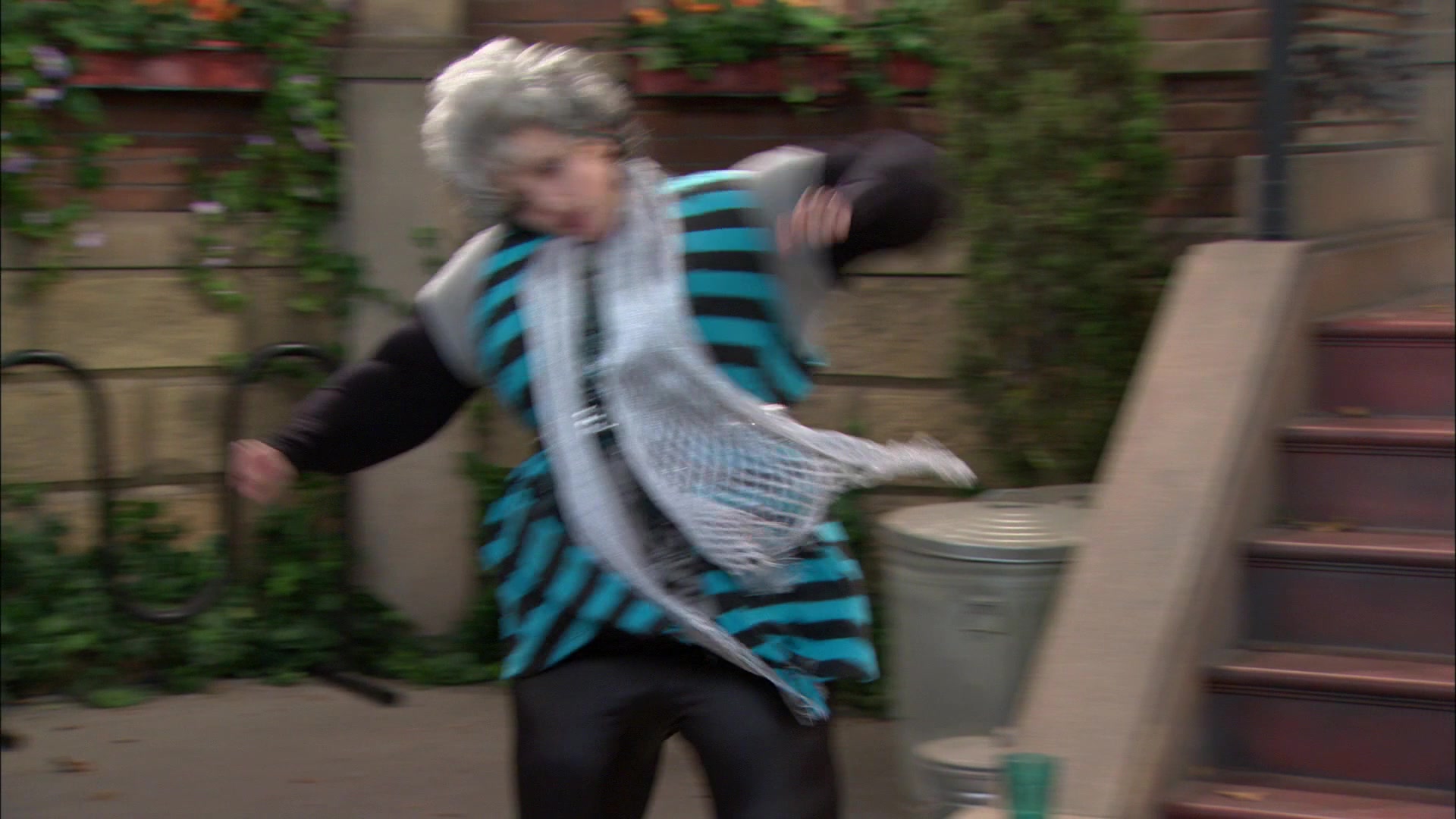 Shake_It_Up_S01E15_1080p_BTD_001759.jpg