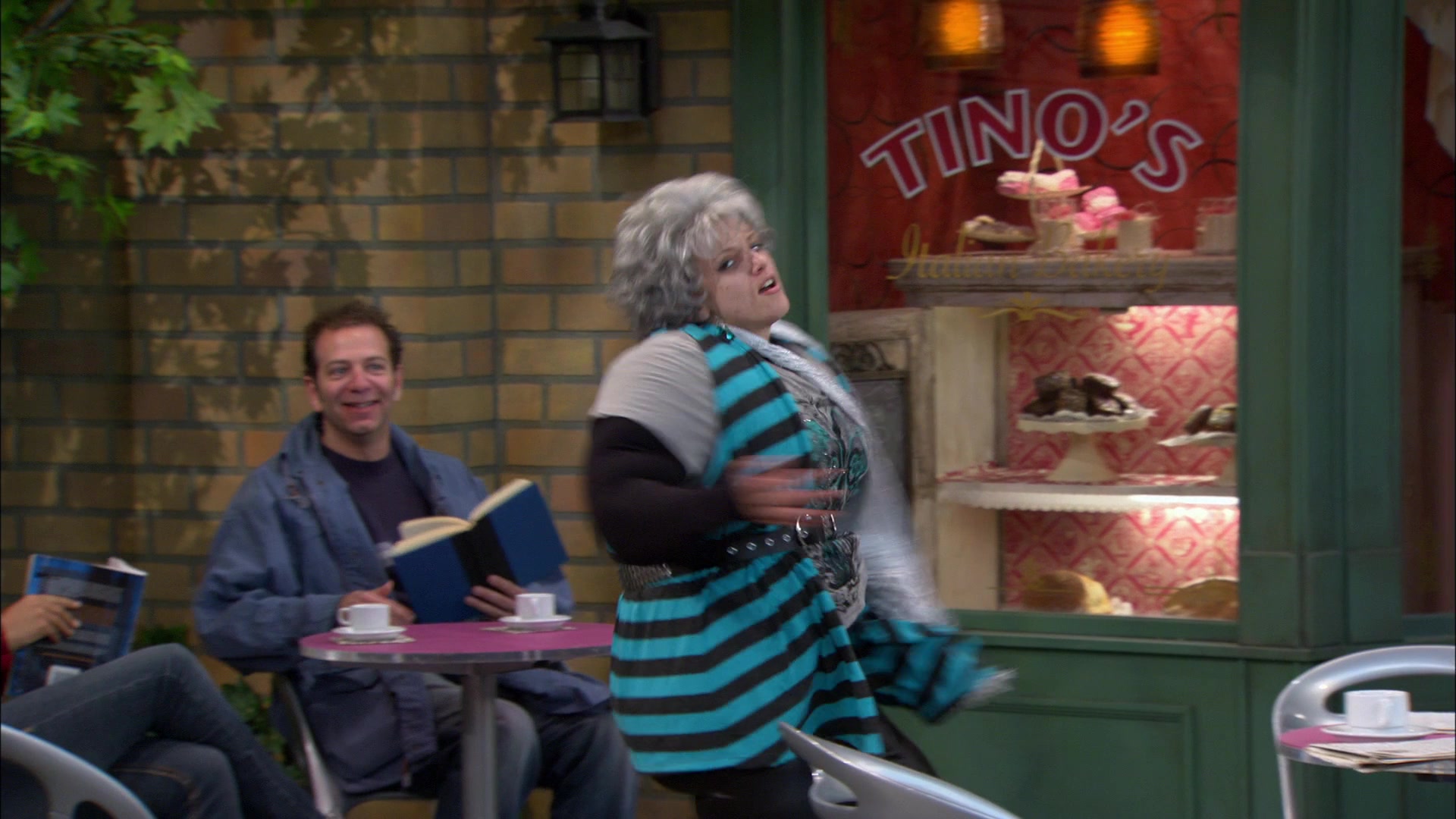 Shake_It_Up_S01E15_1080p_BTD_001815.jpg Shake_It_Up_S01E15_1080p_BTD_001815.jpg