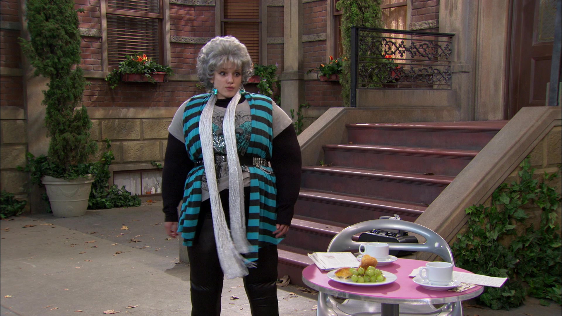 Shake_It_Up_S01E15_1080p_BTD_001836.jpg