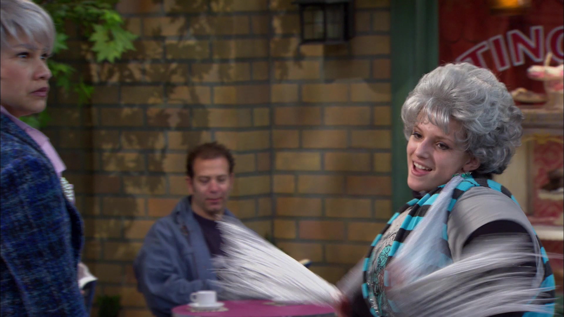 Shake_It_Up_S01E15_1080p_BTD_001925.jpg Shake_It_Up_S01E15_1080p_BTD_001925.jpg