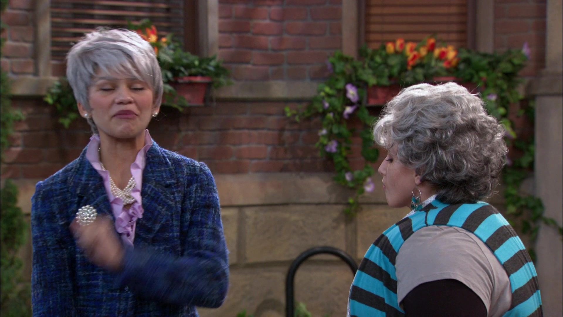 Shake_It_Up_S01E15_1080p_BTD_001998.jpg