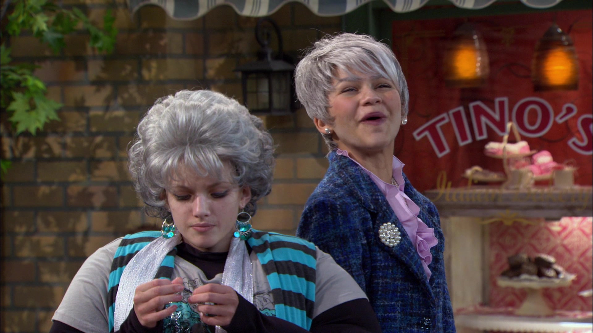 Shake_It_Up_S01E15_1080p_BTD_002010.jpg Shake_It_Up_S01E15_1080p_BTD_002010.jpg