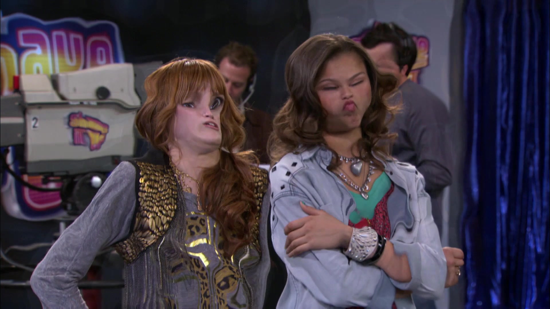 Shake_It_Up_S01E15_1080p_BTD_002041.jpg