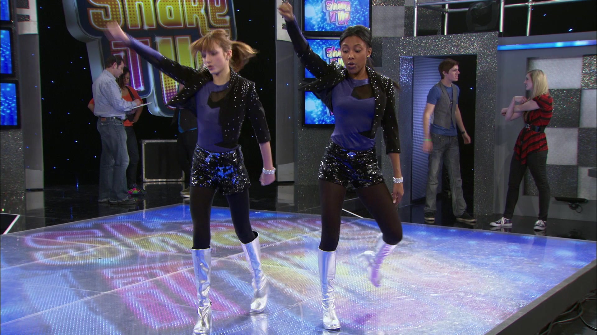 Shake_It_Up_S01E15_1080p_BTD_002614.jpg