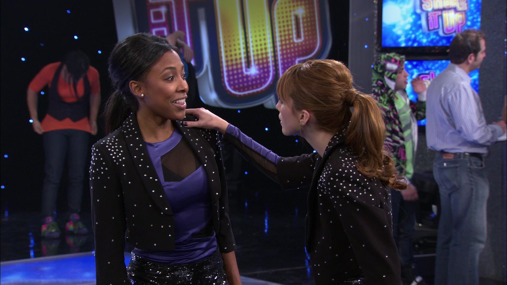 Shake_It_Up_S01E15_1080p_BTD_002682.jpg