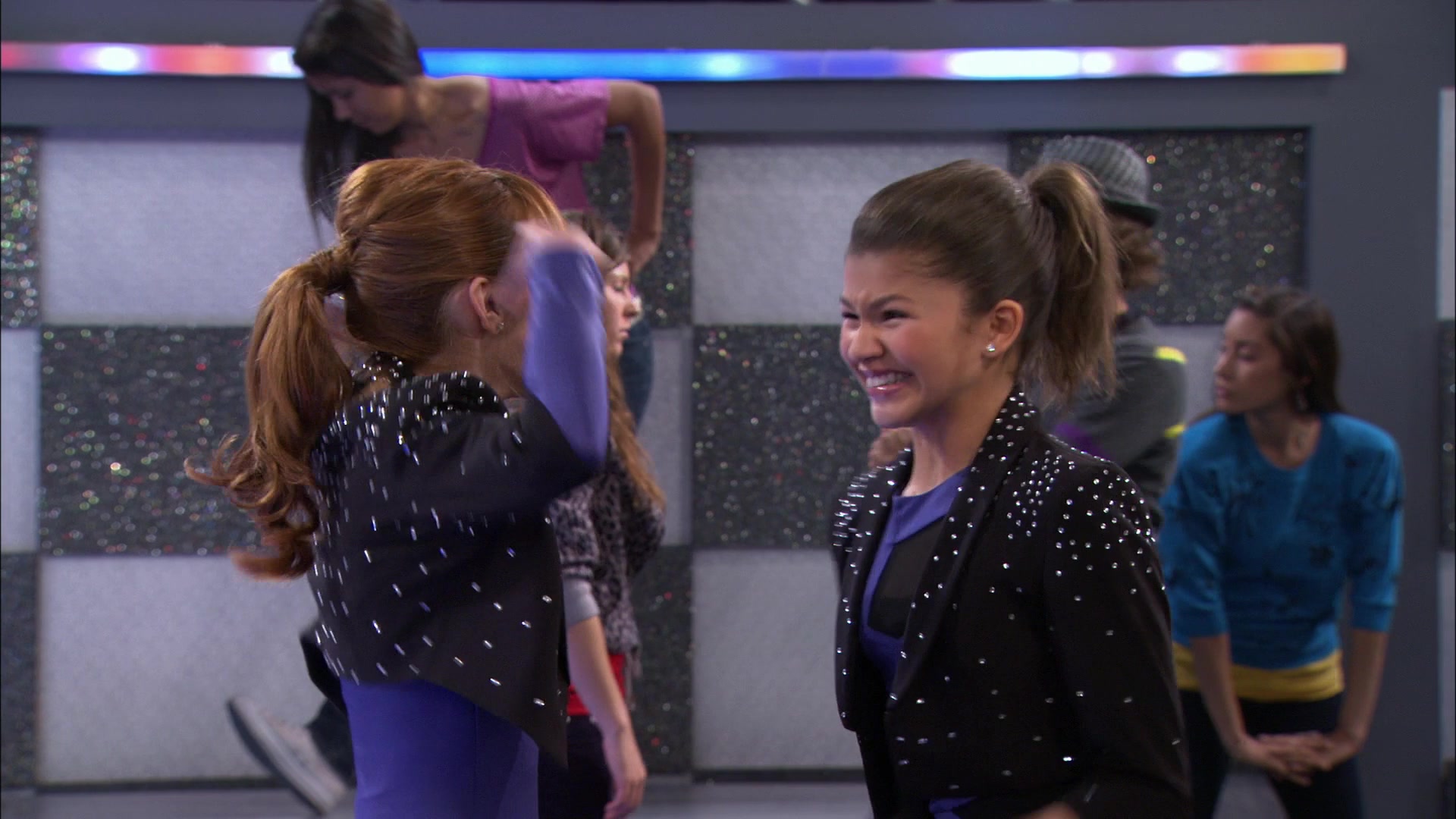 Shake_It_Up_S01E15_1080p_BTD_002782.jpg
