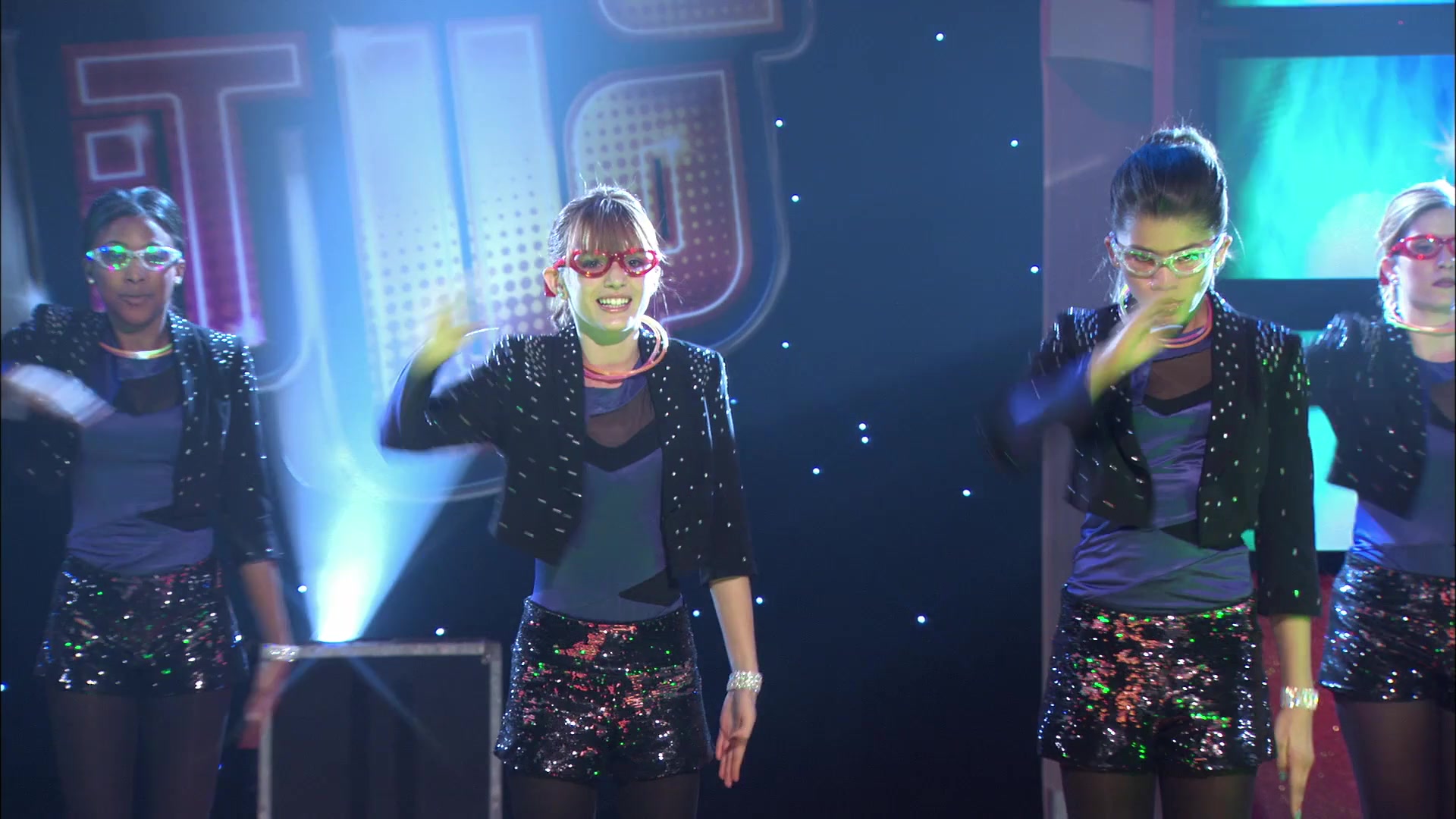 Shake_It_Up_S01E15_1080p_BTD_002862.jpg