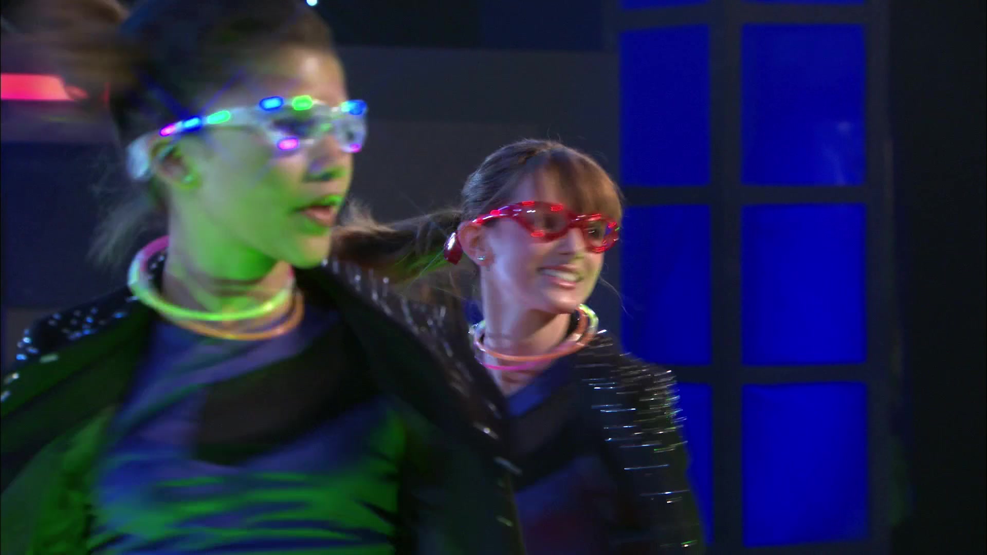Shake_It_Up_S01E15_1080p_BTD_002924.jpg