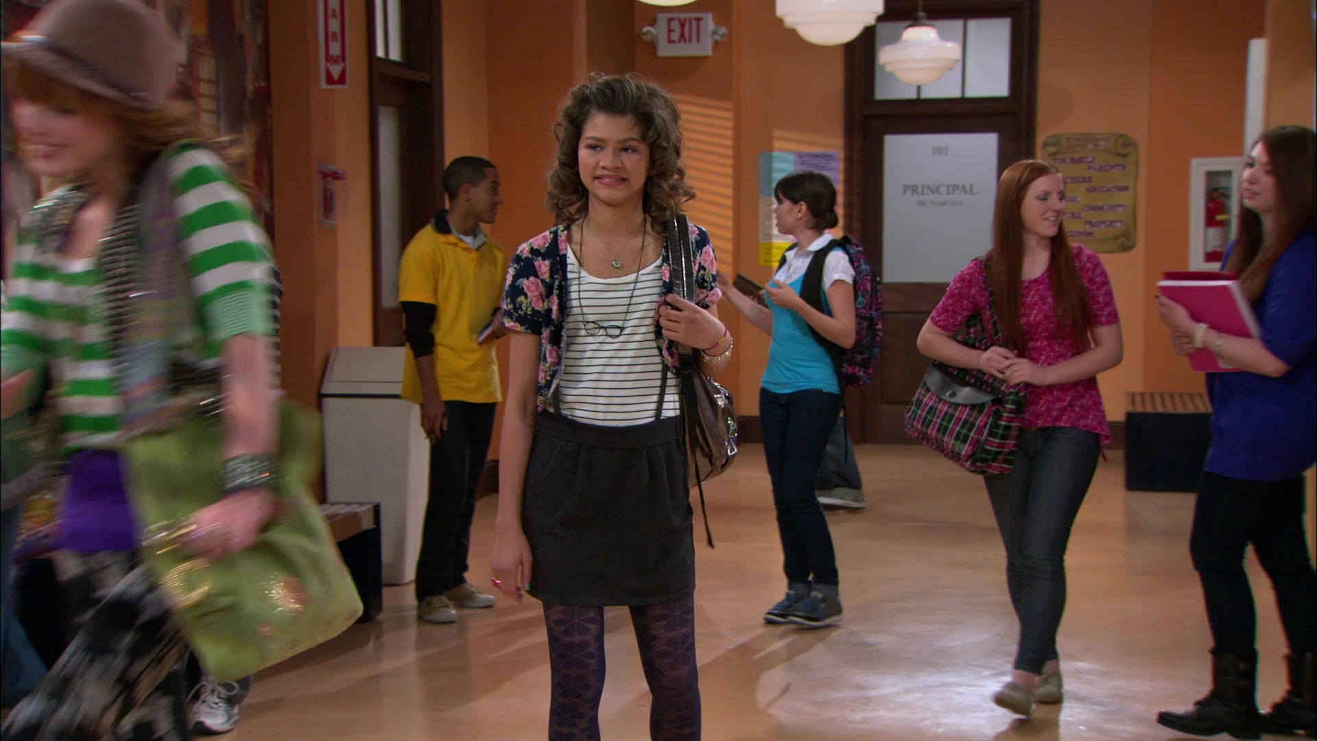 Shake_It_Up_S01E16_1080p_BTD_000270.jpg