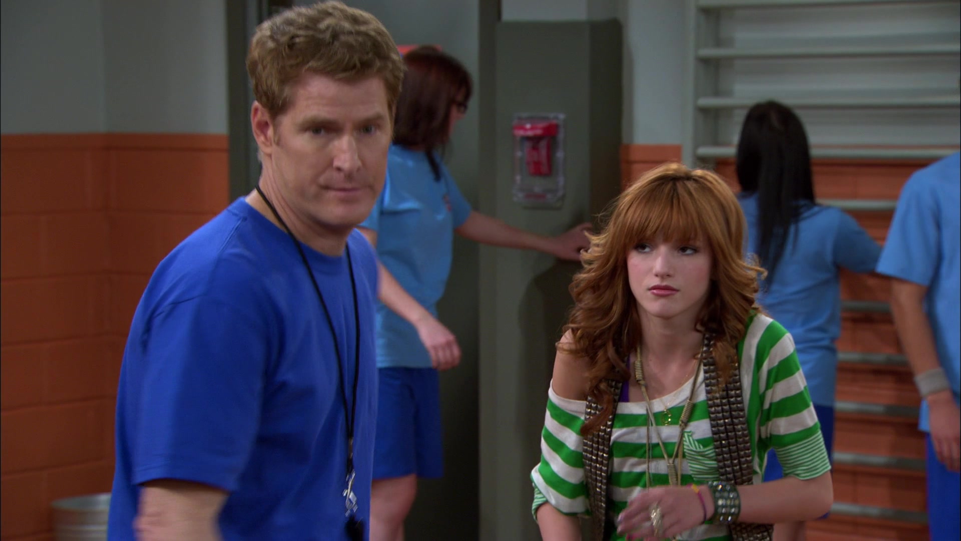 Shake_It_Up_S01E16_1080p_BTD_000546.jpg
