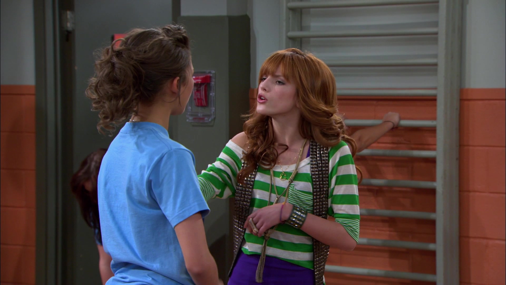 Shake_It_Up_S01E16_1080p_BTD_000625.jpg
