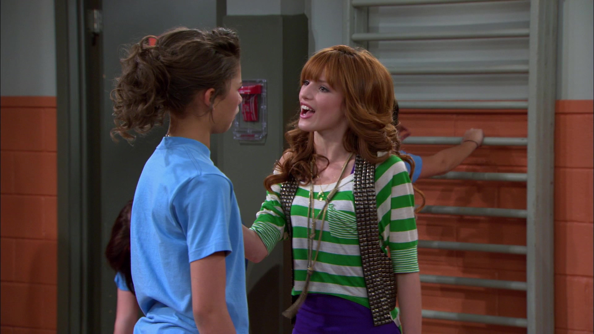 Shake_It_Up_S01E16_1080p_BTD_000632.jpg