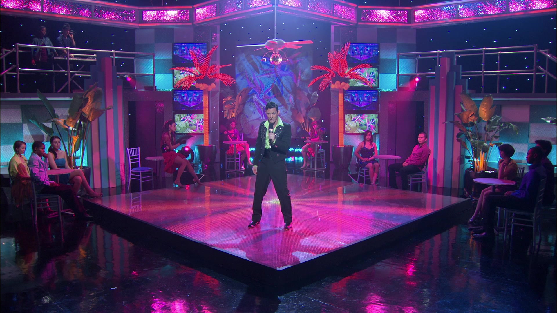 Shake_It_Up_S01E16_1080p_BTD_000945.jpg
