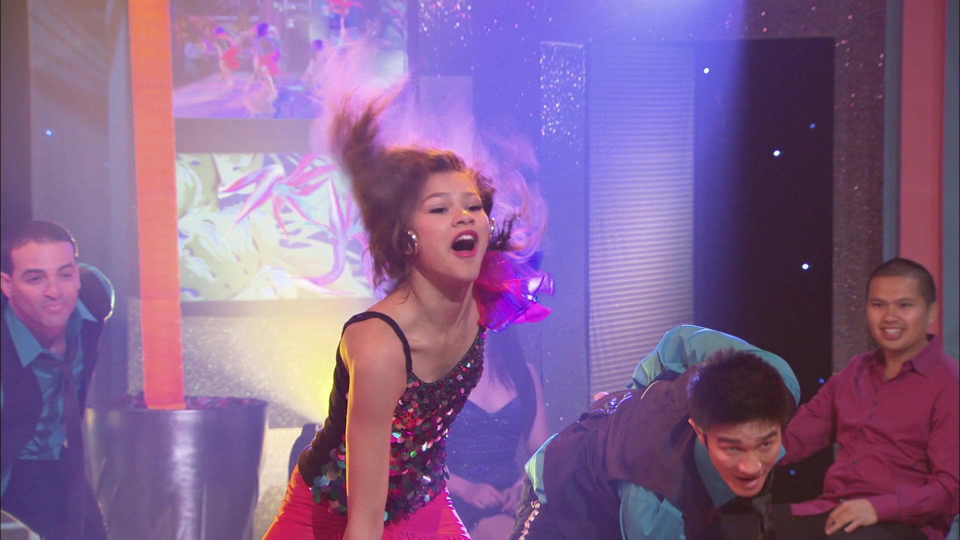 Shake_It_Up_S01E16_1080p_BTD_001047.jpg Shake_It_Up_S01E16_1080p_BTD_001047.jpg