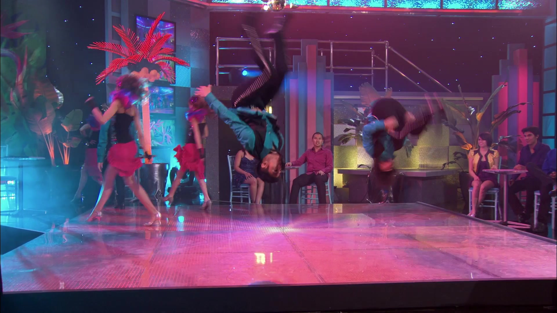 Shake_It_Up_S01E16_1080p_BTD_001108.jpg