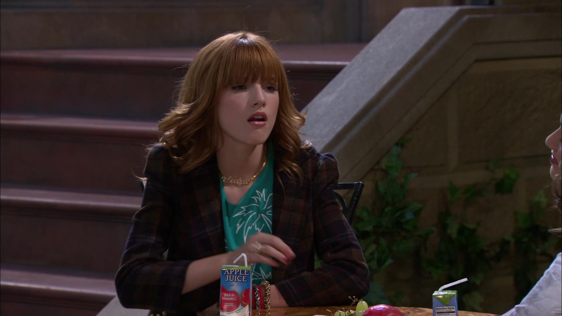 Shake_It_Up_S01E16_1080p_BTD_002158.jpg