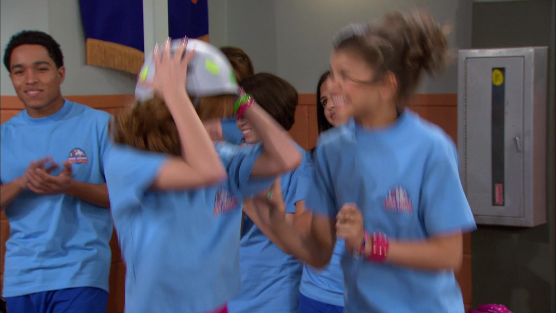Shake_It_Up_S01E16_1080p_BTD_002780.jpg Shake_It_Up_S01E16_1080p_BTD_002780.jpg