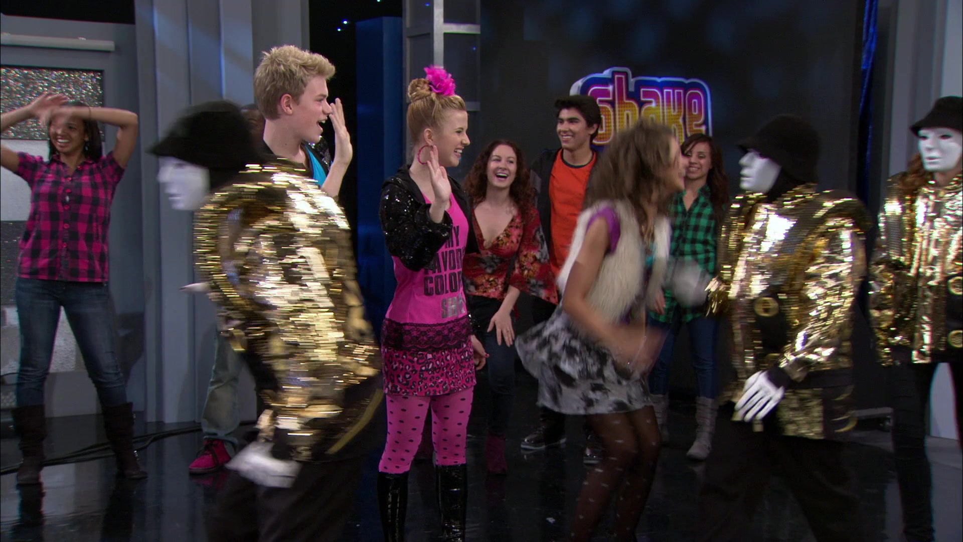 Shake_It_Up_S01E17_1080p_BTD_000080.jpg
