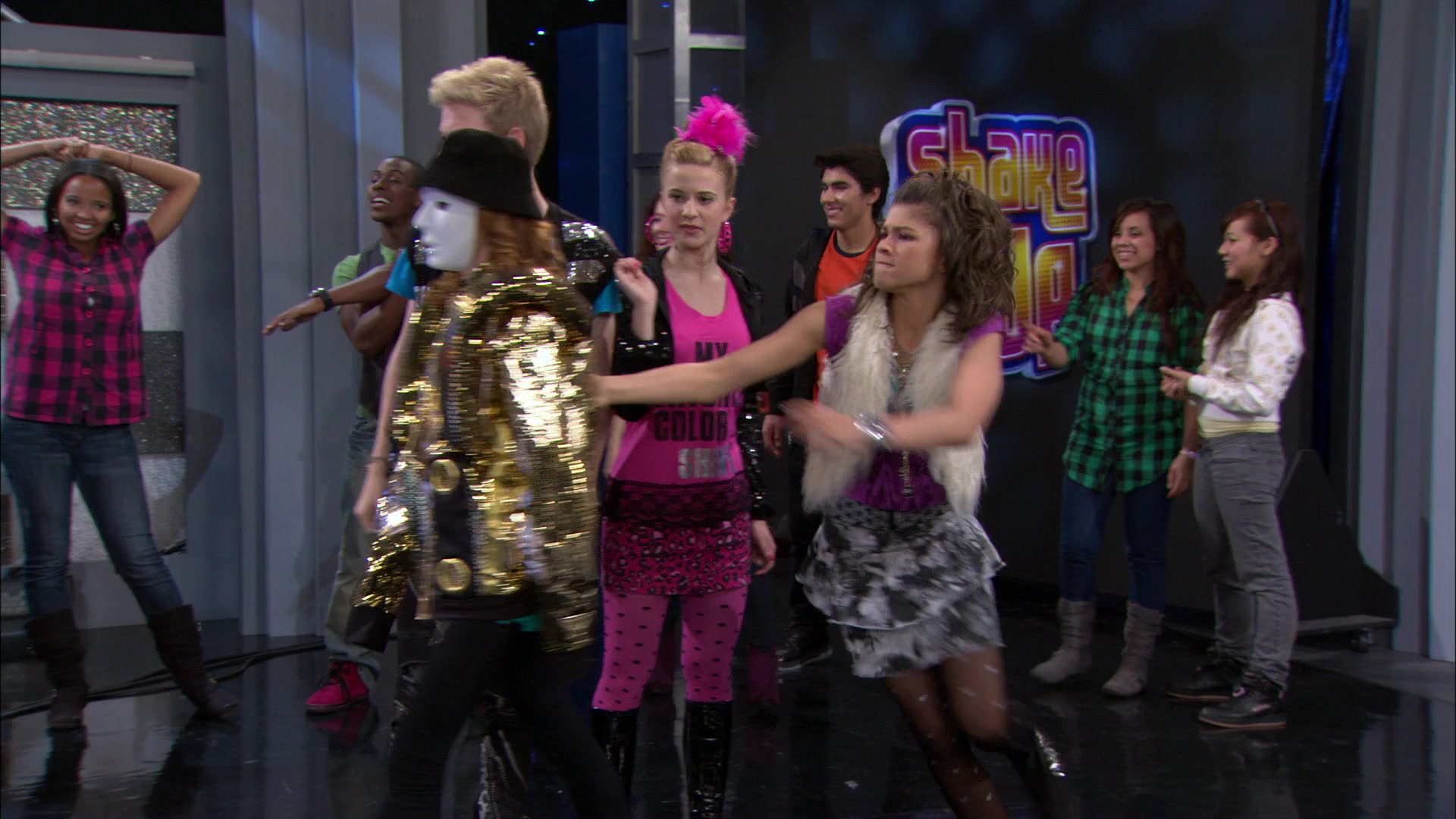 Shake_It_Up_S01E17_1080p_BTD_000086.jpg
