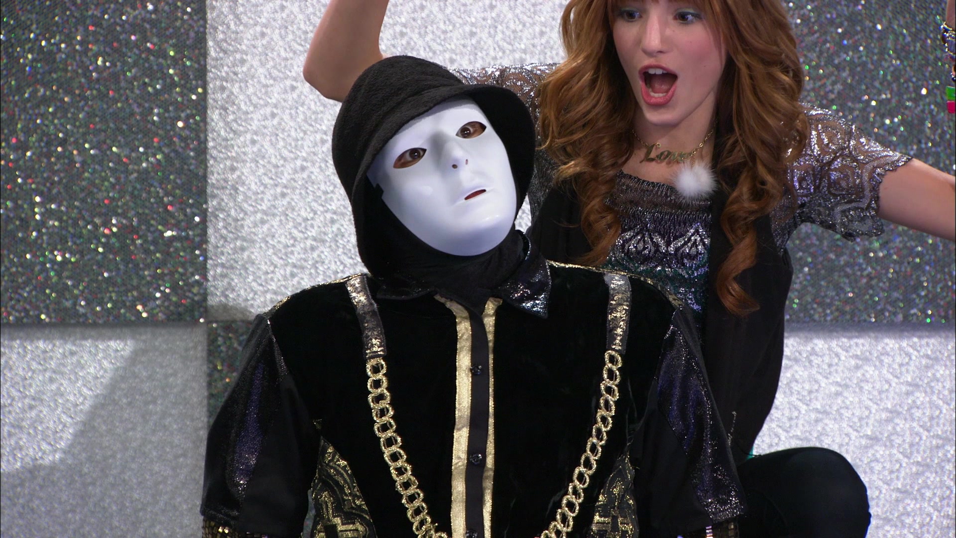 Shake_It_Up_S01E17_1080p_BTD_000646.jpg