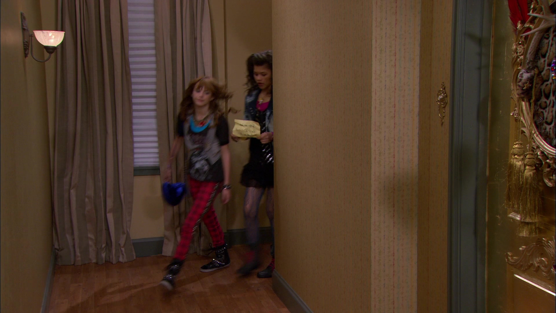 Shake_It_Up_S01E17_1080p_BTD_001080.jpg
