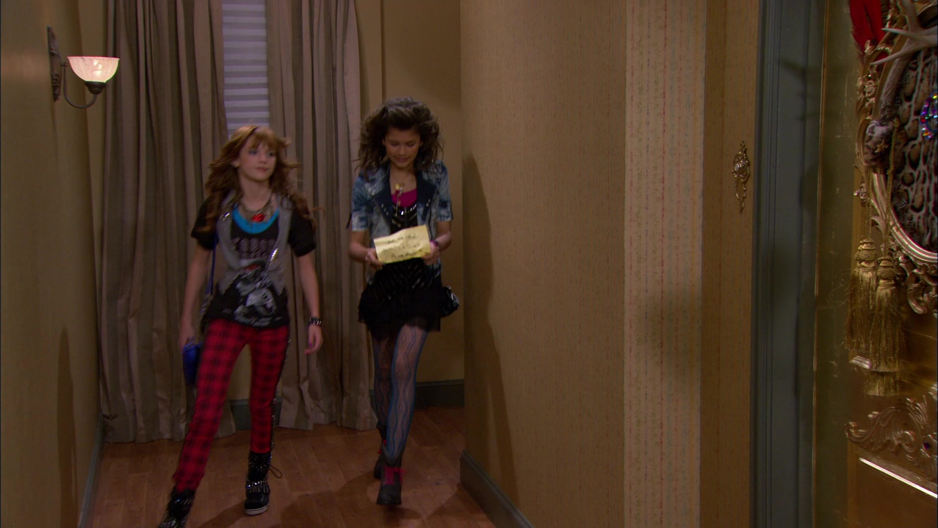 Shake_It_Up_S01E17_1080p_BTD_001081.jpg