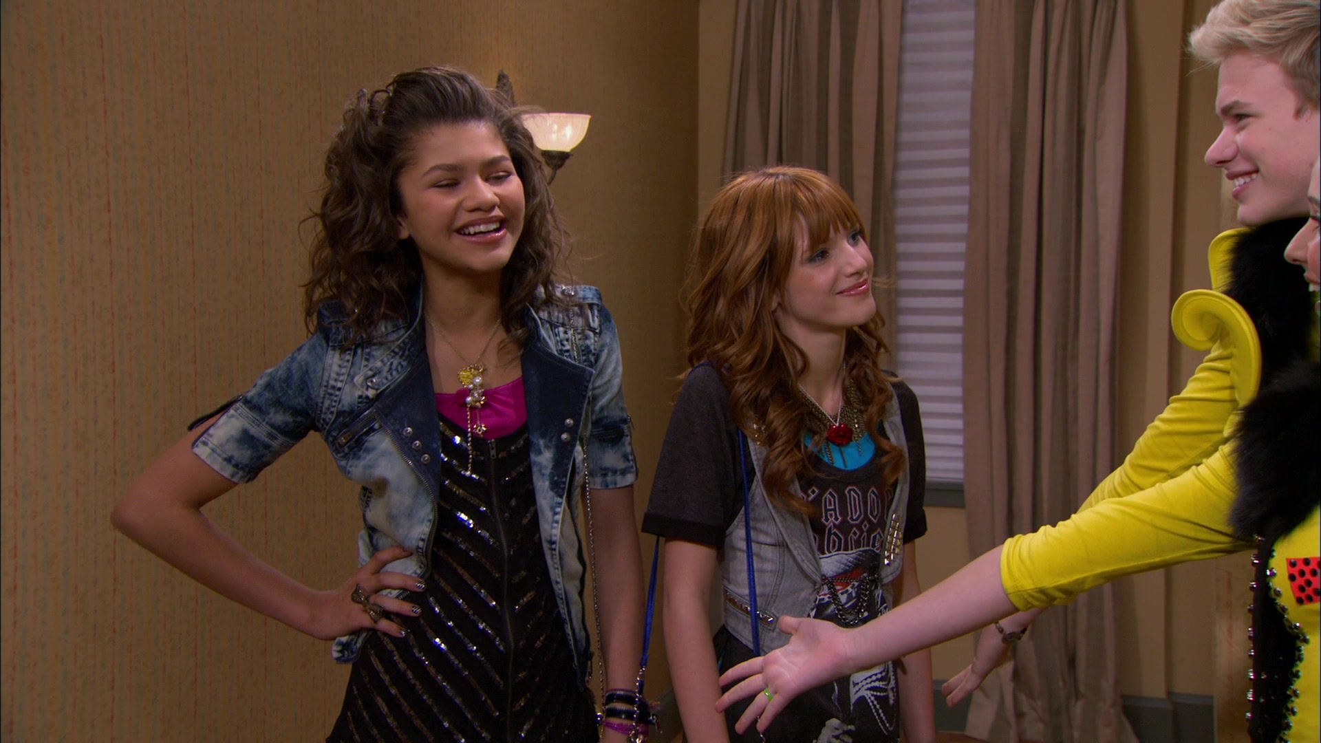 Shake_It_Up_S01E17_1080p_BTD_001190.jpg