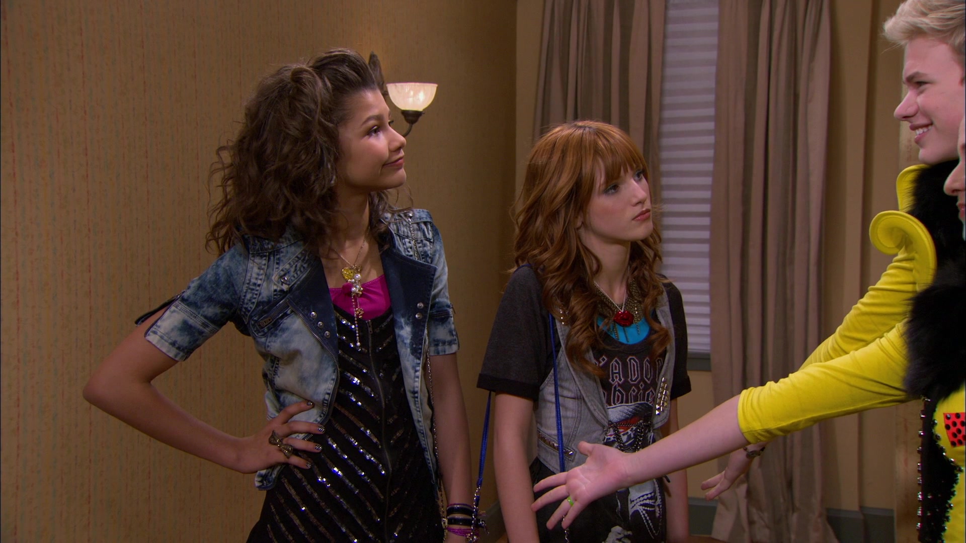 Shake_It_Up_S01E17_1080p_BTD_001194.jpg
