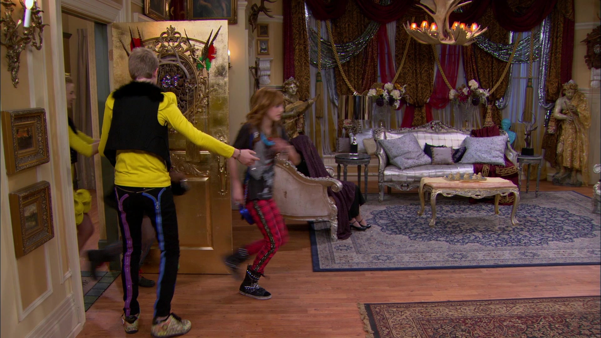 Shake_It_Up_S01E17_1080p_BTD_001199.jpg