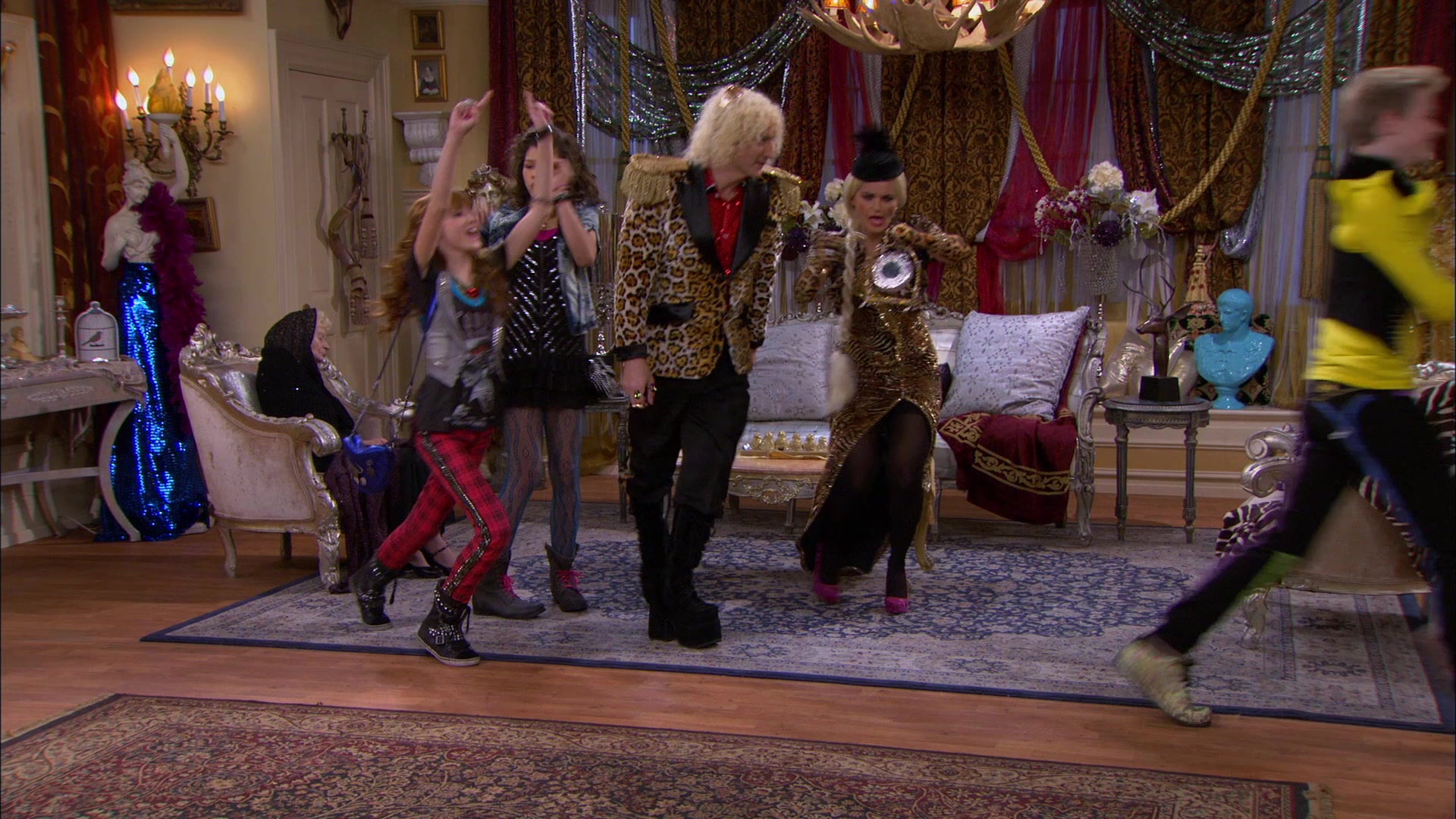 Shake_It_Up_S01E17_1080p_BTD_002039.jpg