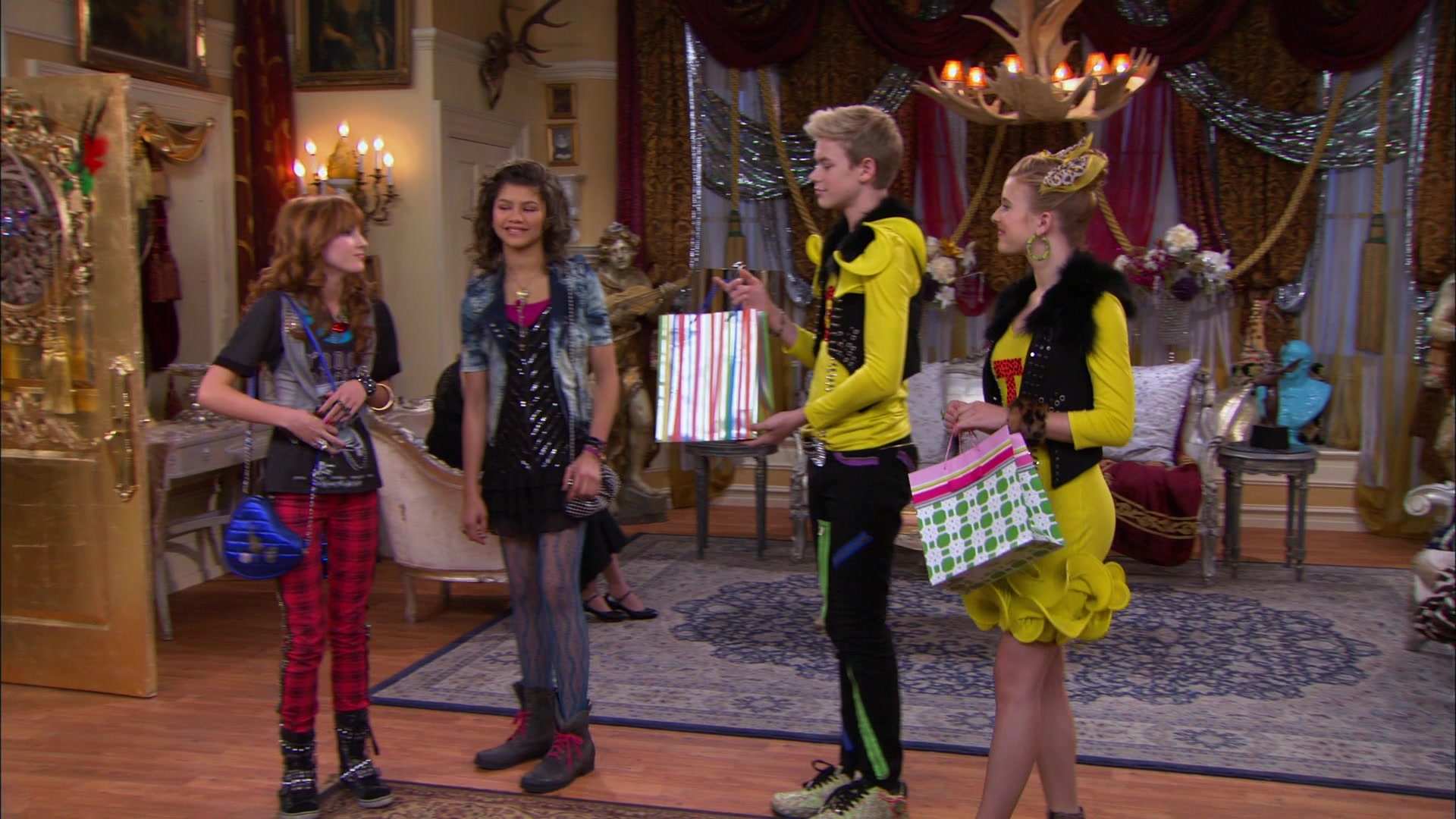 Shake_It_Up_S01E17_1080p_BTD_002779.jpg