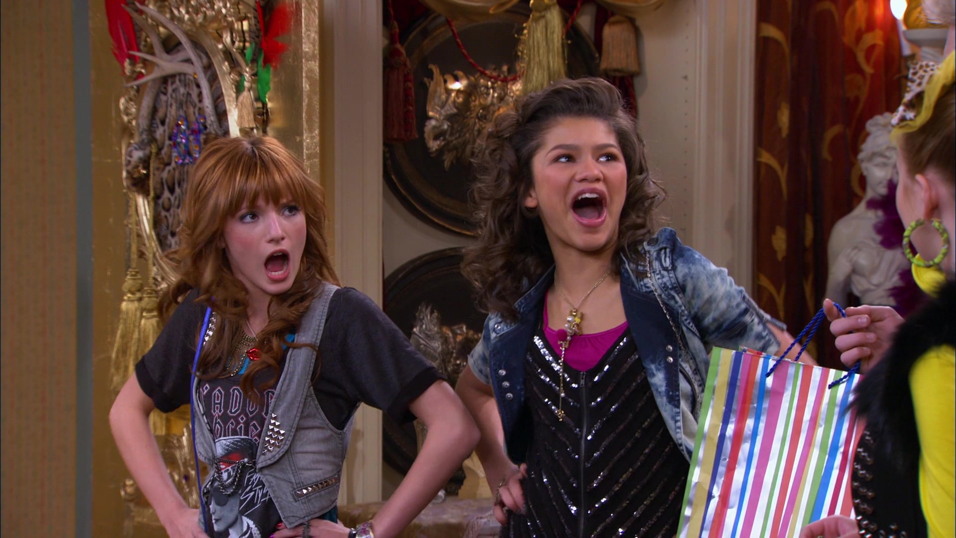 Shake_It_Up_S01E17_1080p_BTD_002789.jpg