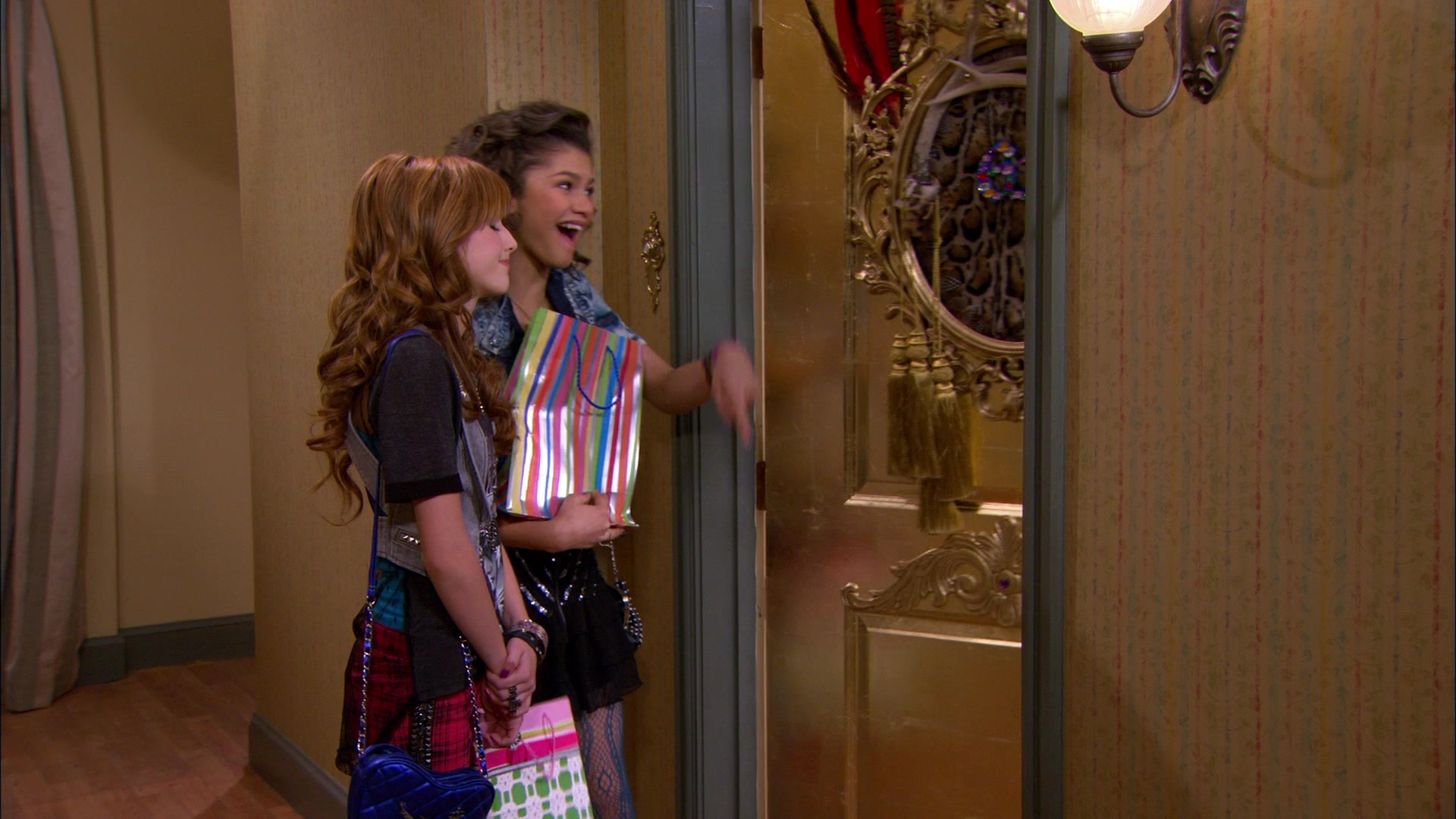 Shake_It_Up_S01E17_1080p_BTD_002896.jpg
