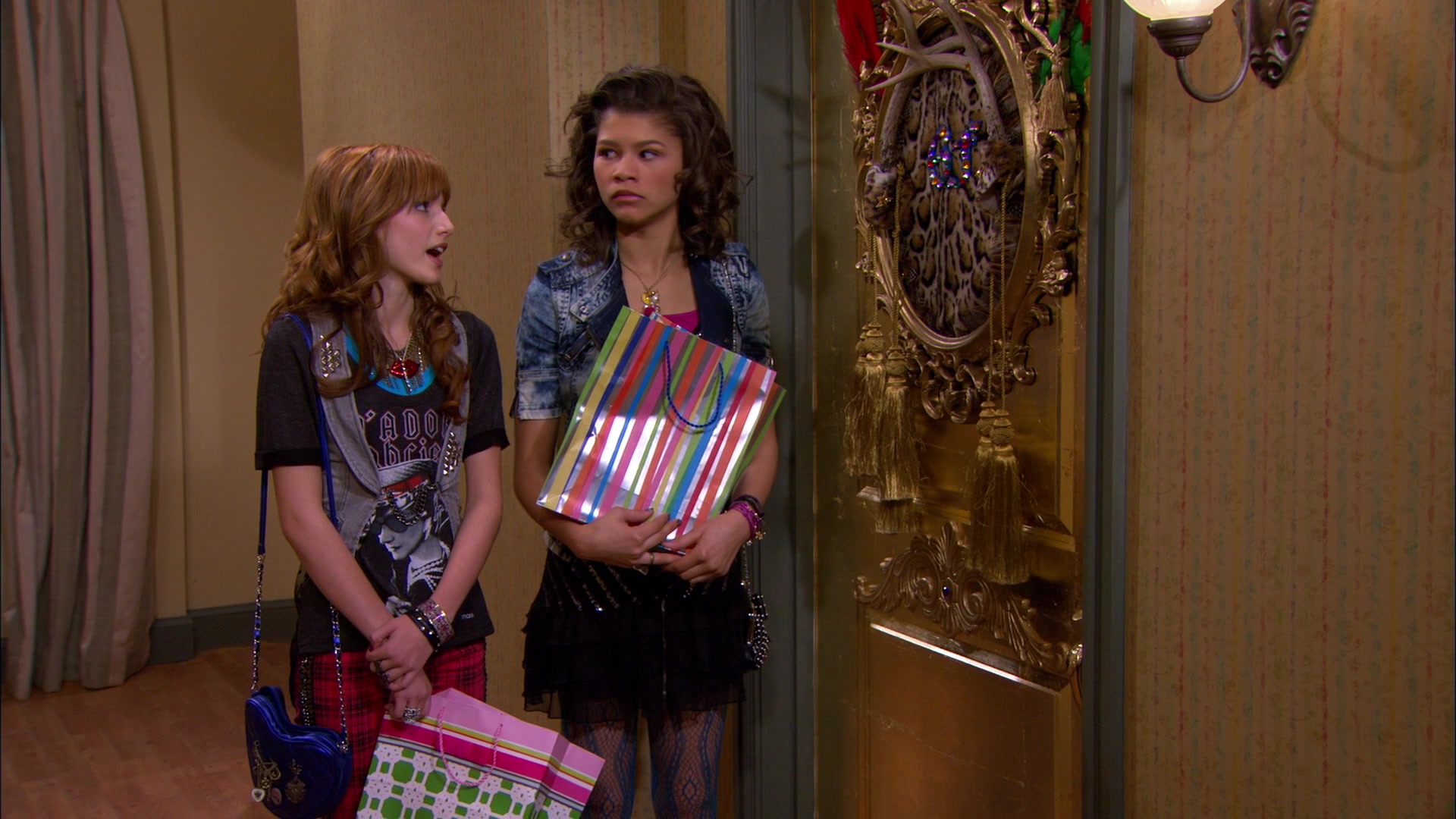 Shake_It_Up_S01E17_1080p_BTD_002912.jpg