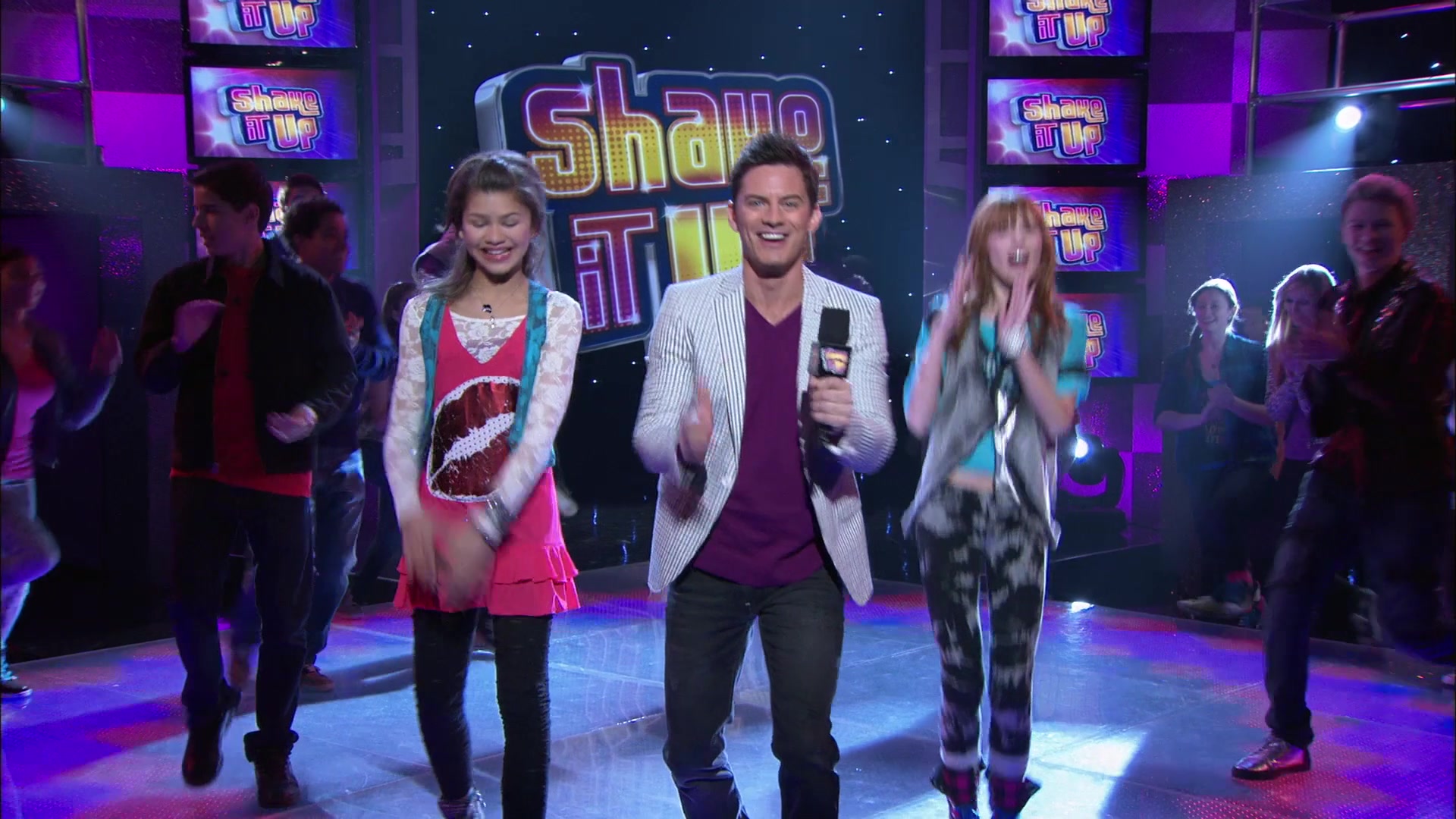 Shake_It_Up_S01E18_1080p_BTD_000125.jpg