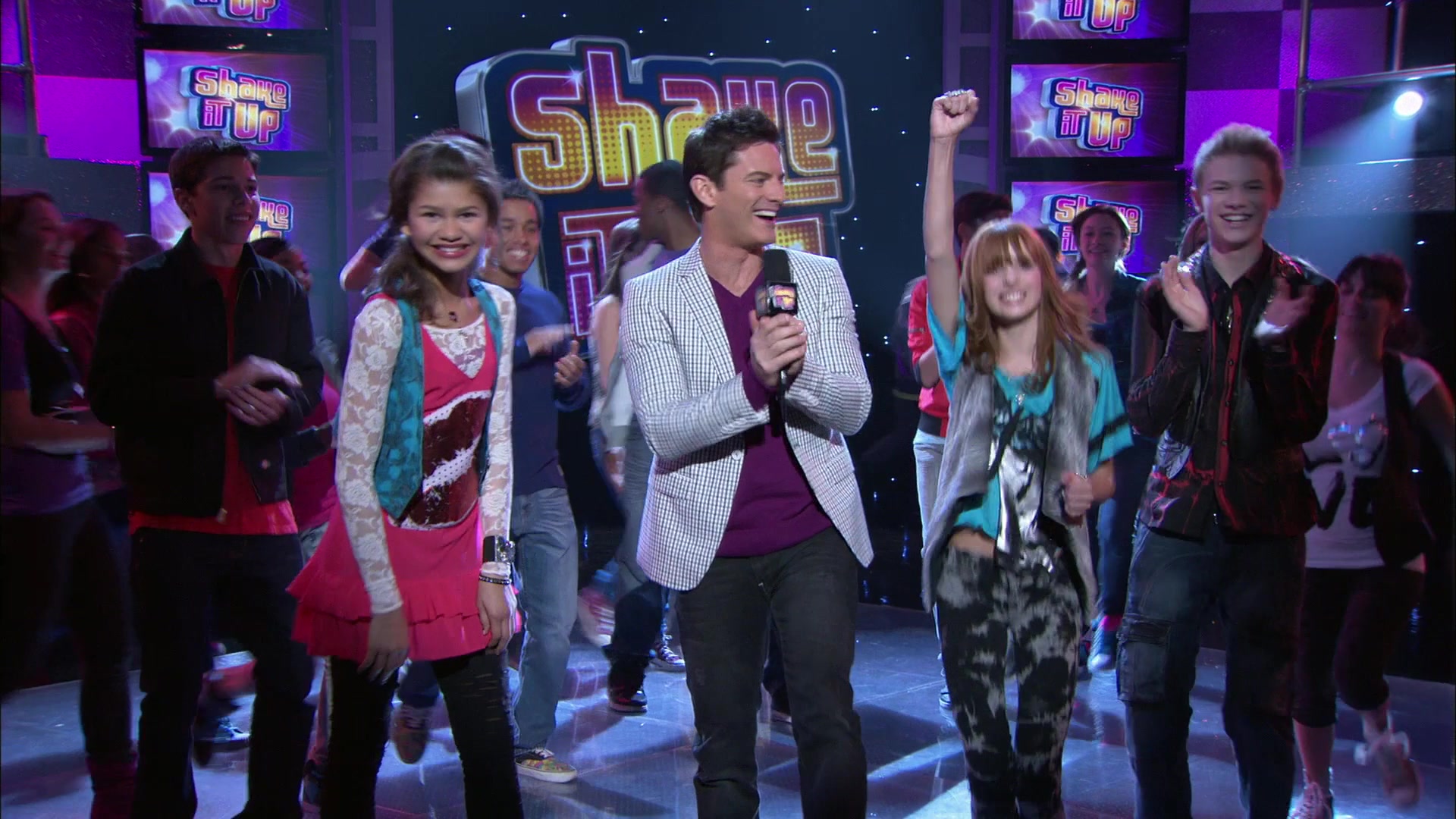 Shake_It_Up_S01E18_1080p_BTD_000127.jpg