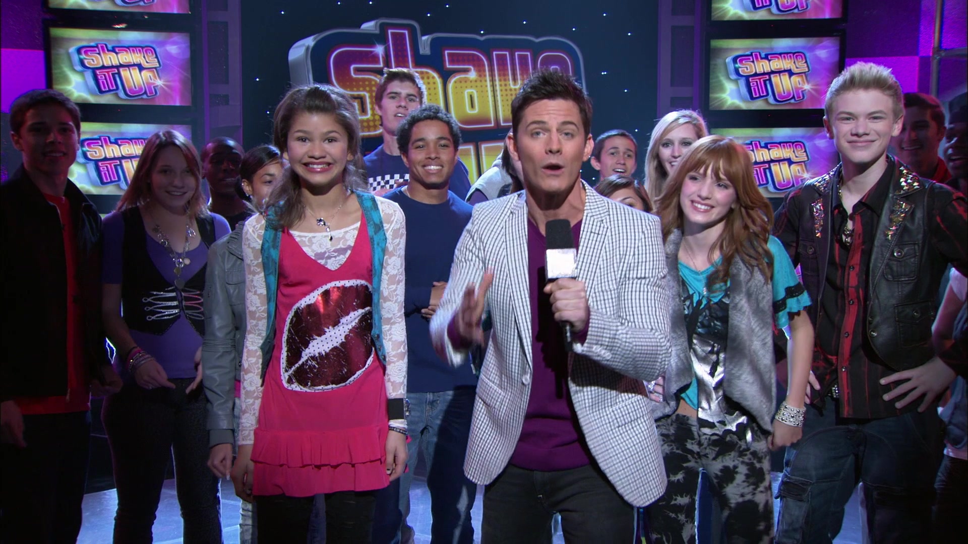 Shake_It_Up_S01E18_1080p_BTD_000135.jpg