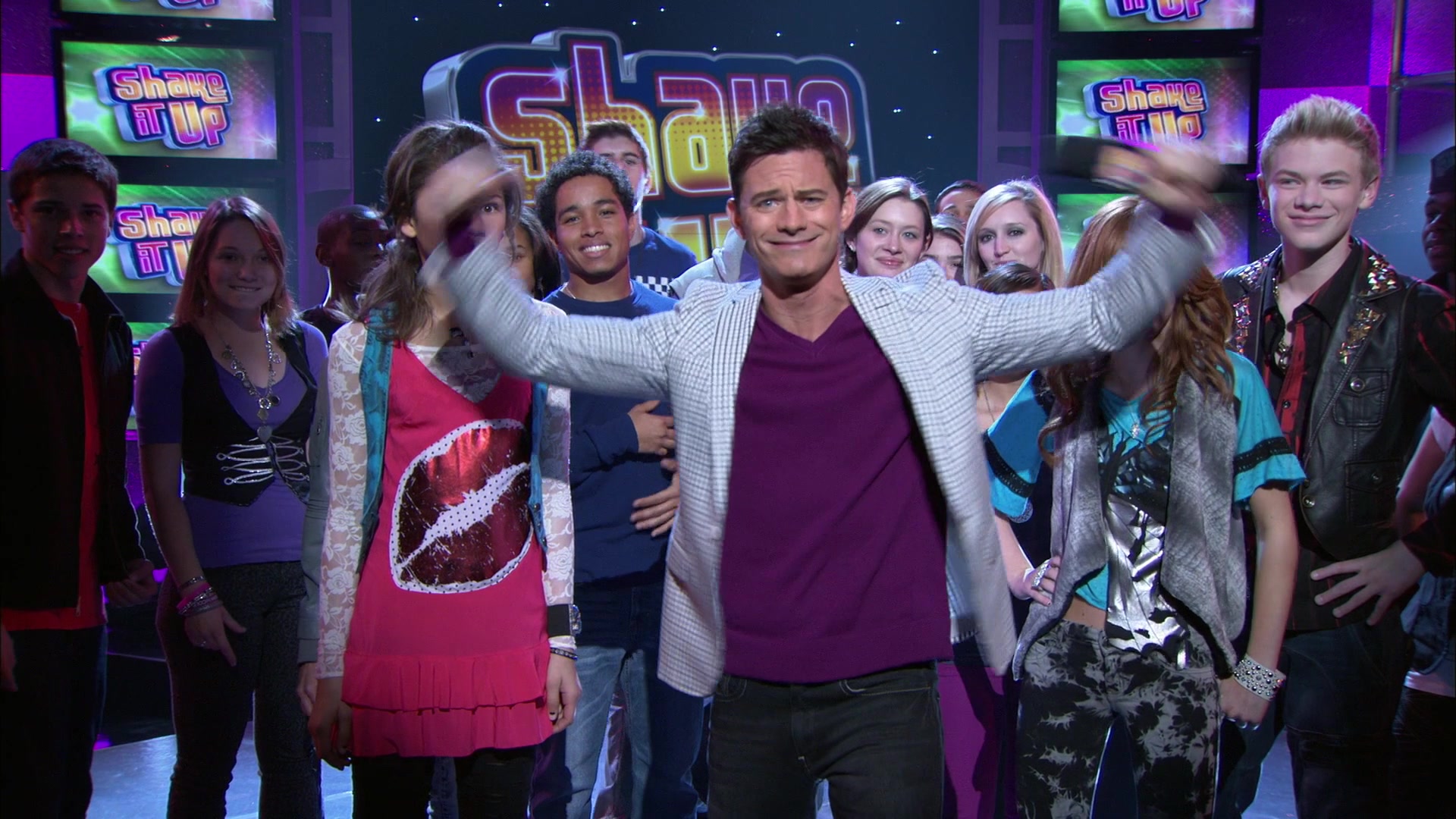 Shake_It_Up_S01E18_1080p_BTD_000140.jpg