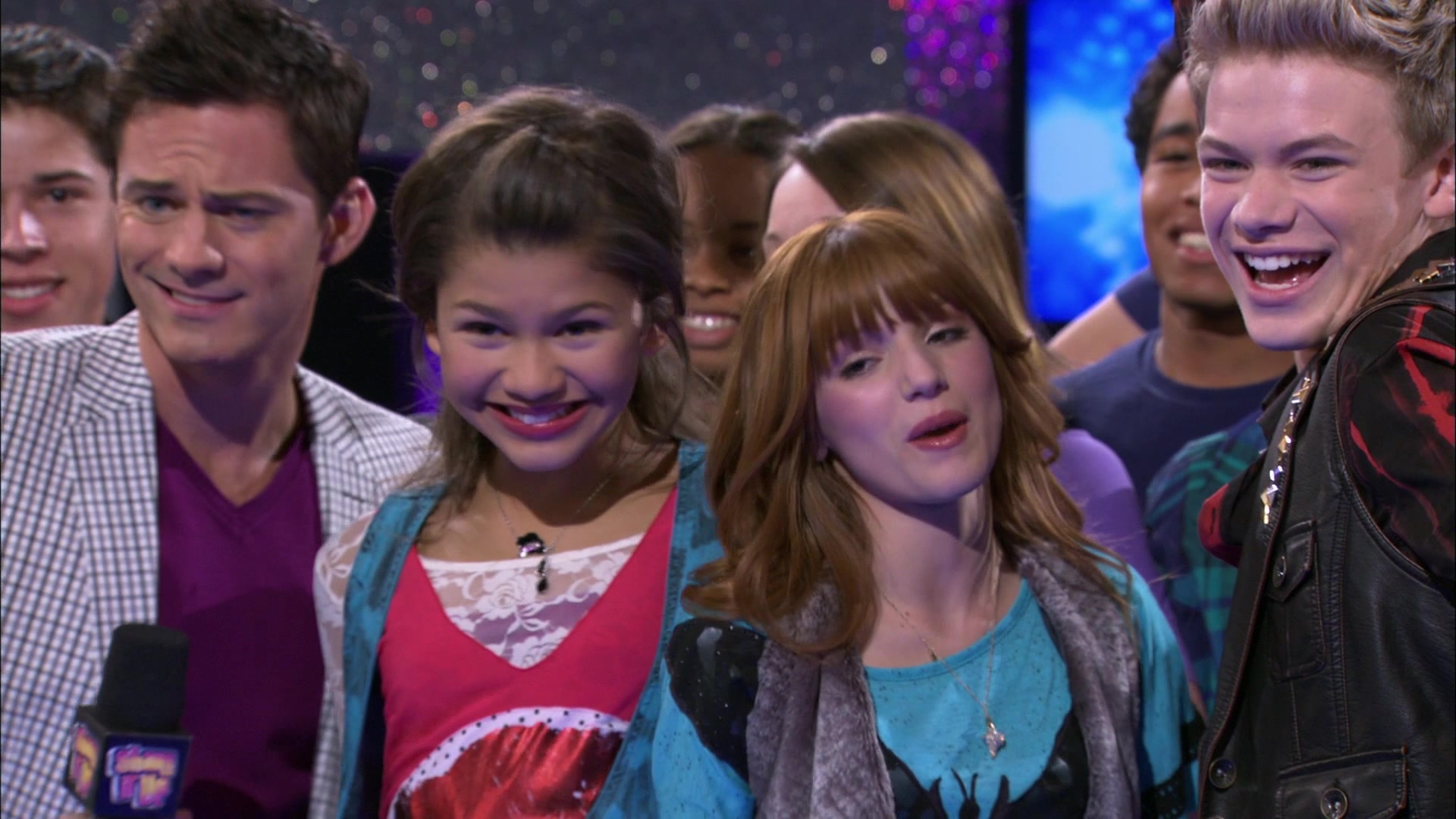 Shake_It_Up_S01E18_1080p_BTD_000197.jpg