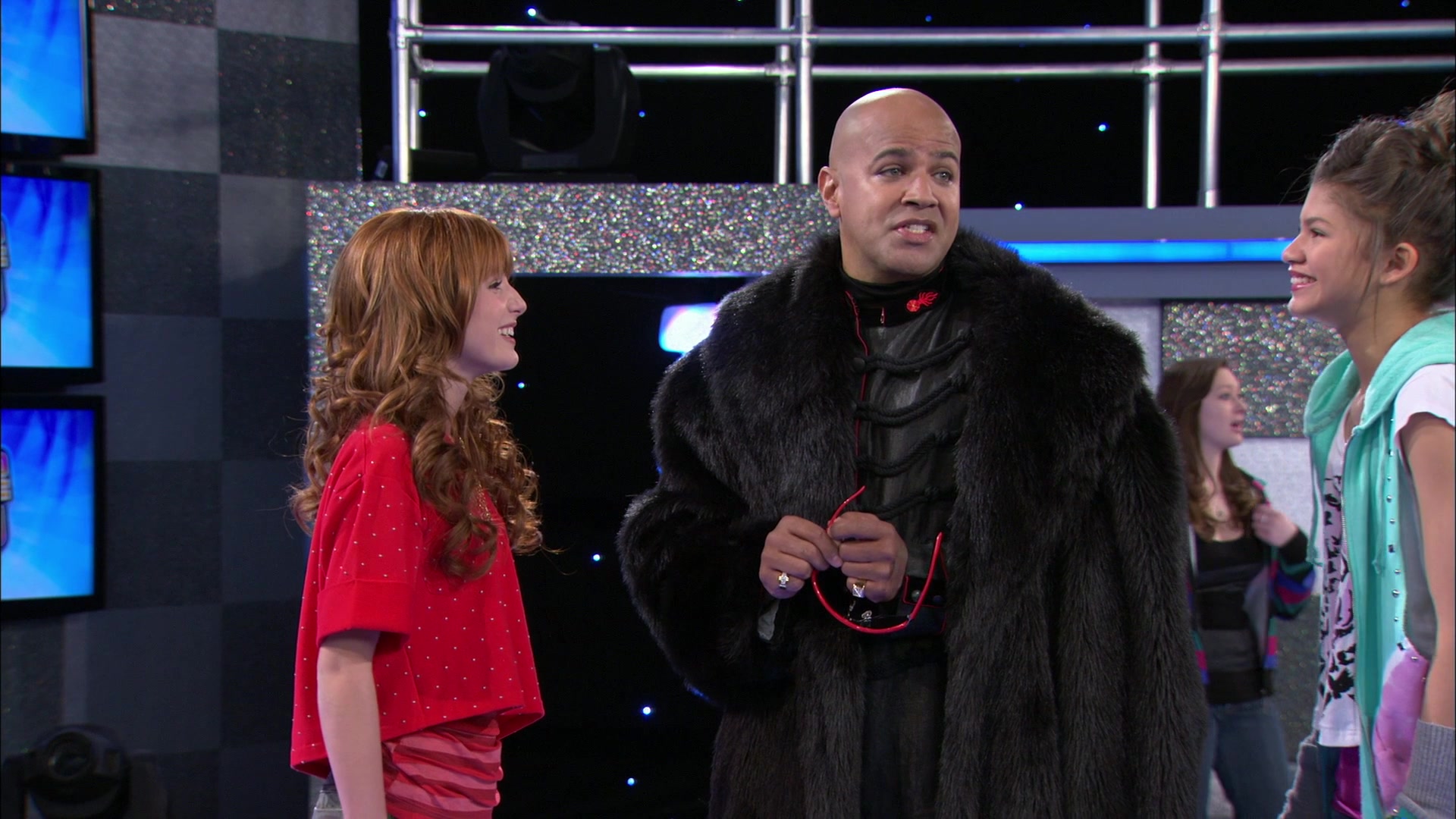 Shake_It_Up_S01E18_1080p_BTD_000600.jpg
