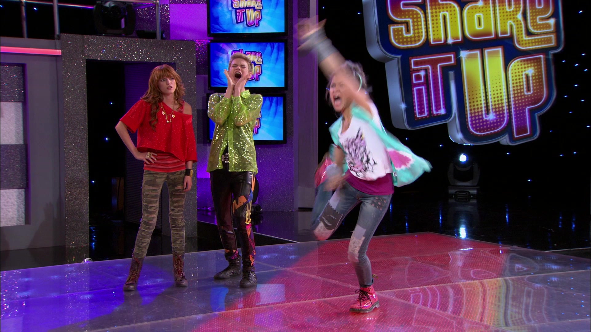 Shake_It_Up_S01E18_1080p_BTD_001023.jpg