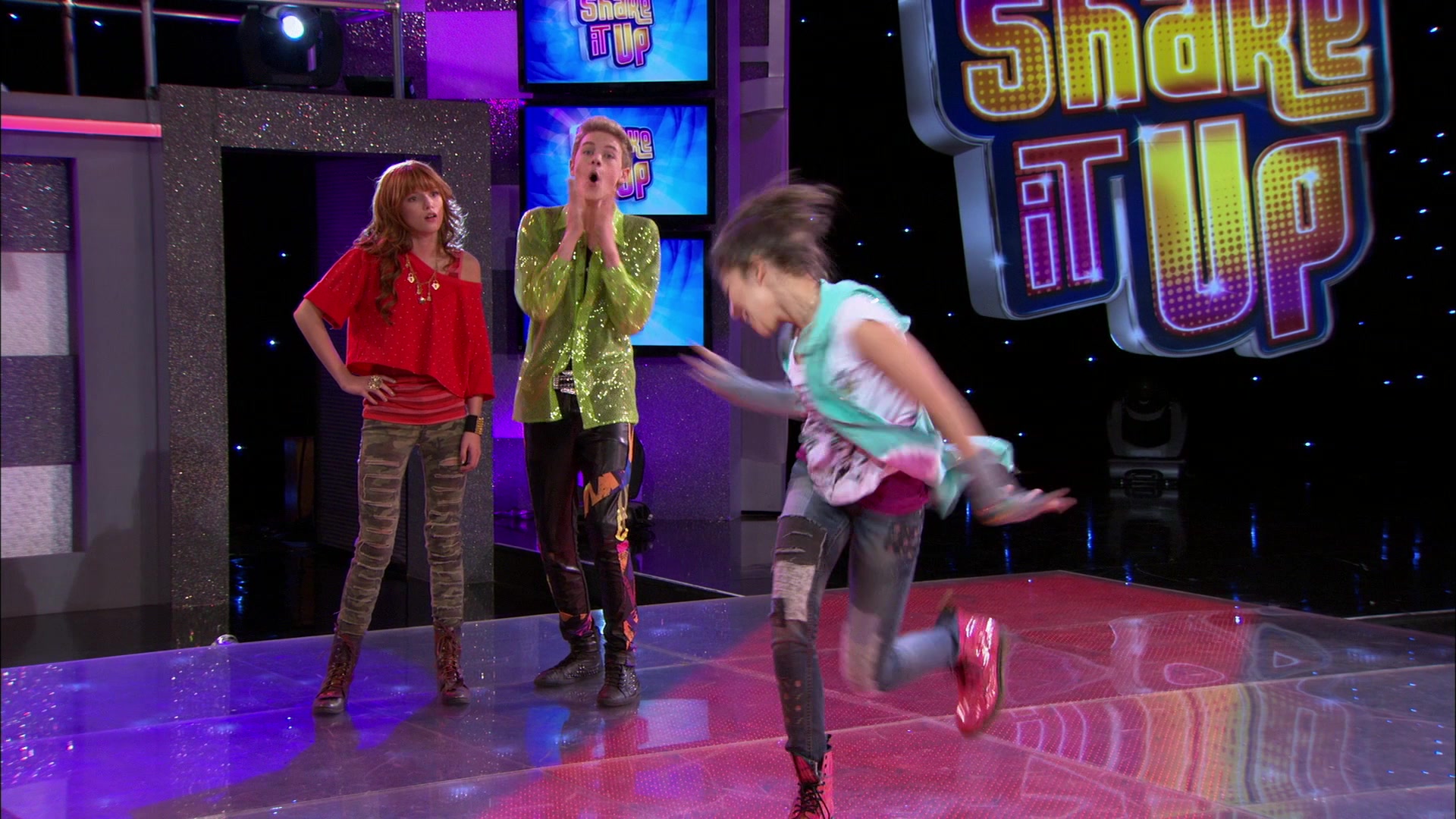 Shake_It_Up_S01E18_1080p_BTD_001024.jpg