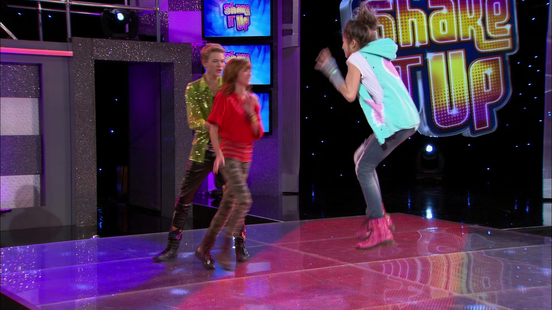 Shake_It_Up_S01E18_1080p_BTD_001042.jpg