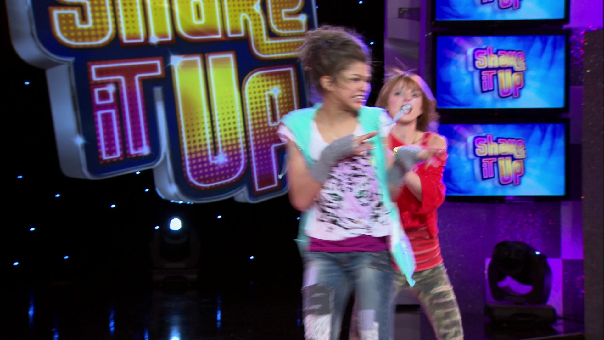 Shake_It_Up_S01E18_1080p_BTD_001059.jpg