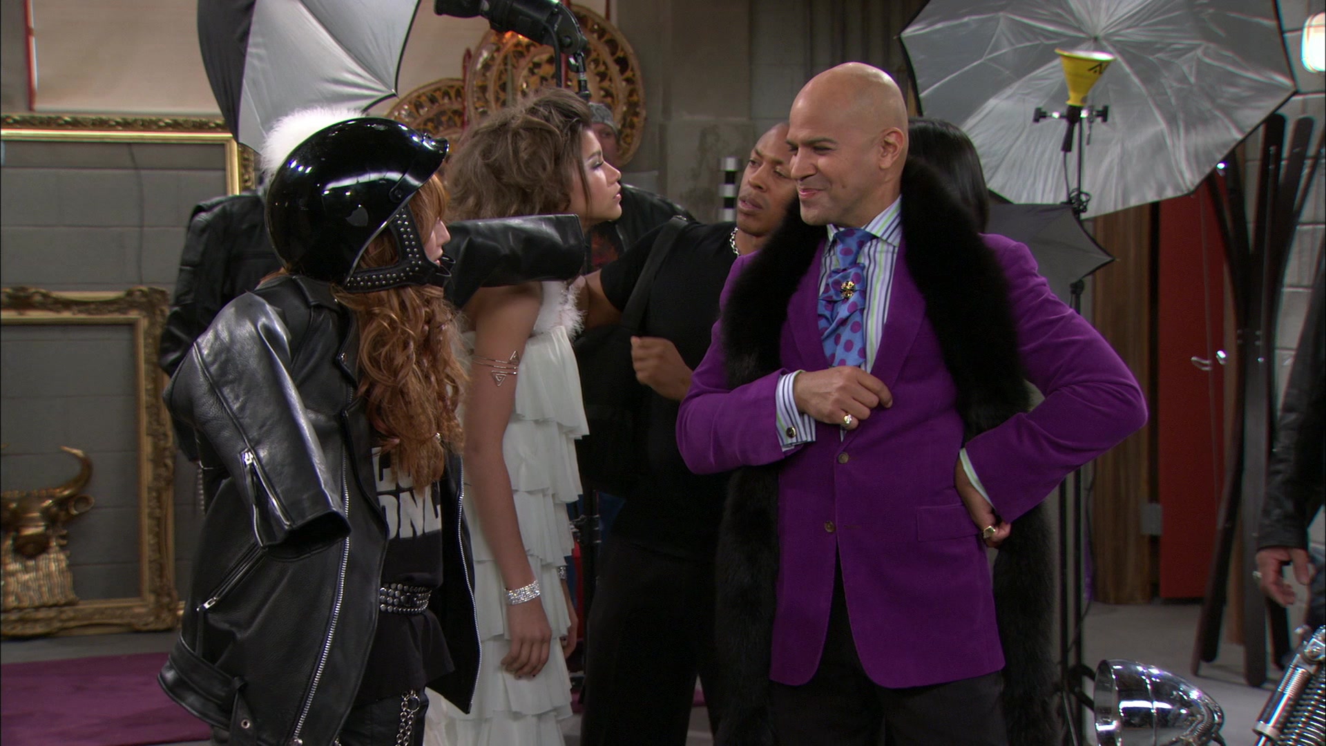 Shake_It_Up_S01E18_1080p_BTD_001299.jpg