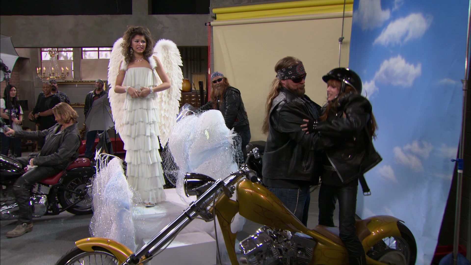 Shake_It_Up_S01E18_1080p_BTD_001437.jpg Shake_It_Up_S01E18_1080p_BTD_001437.jpg