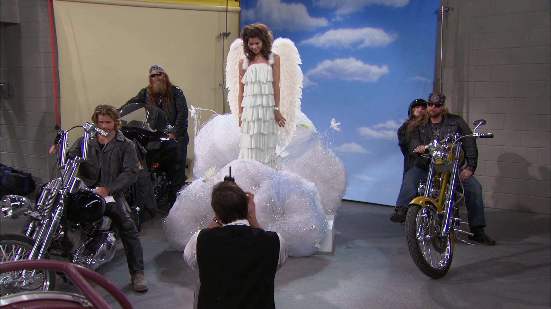 Shake_It_Up_S01E18_1080p_BTD_001454.jpg