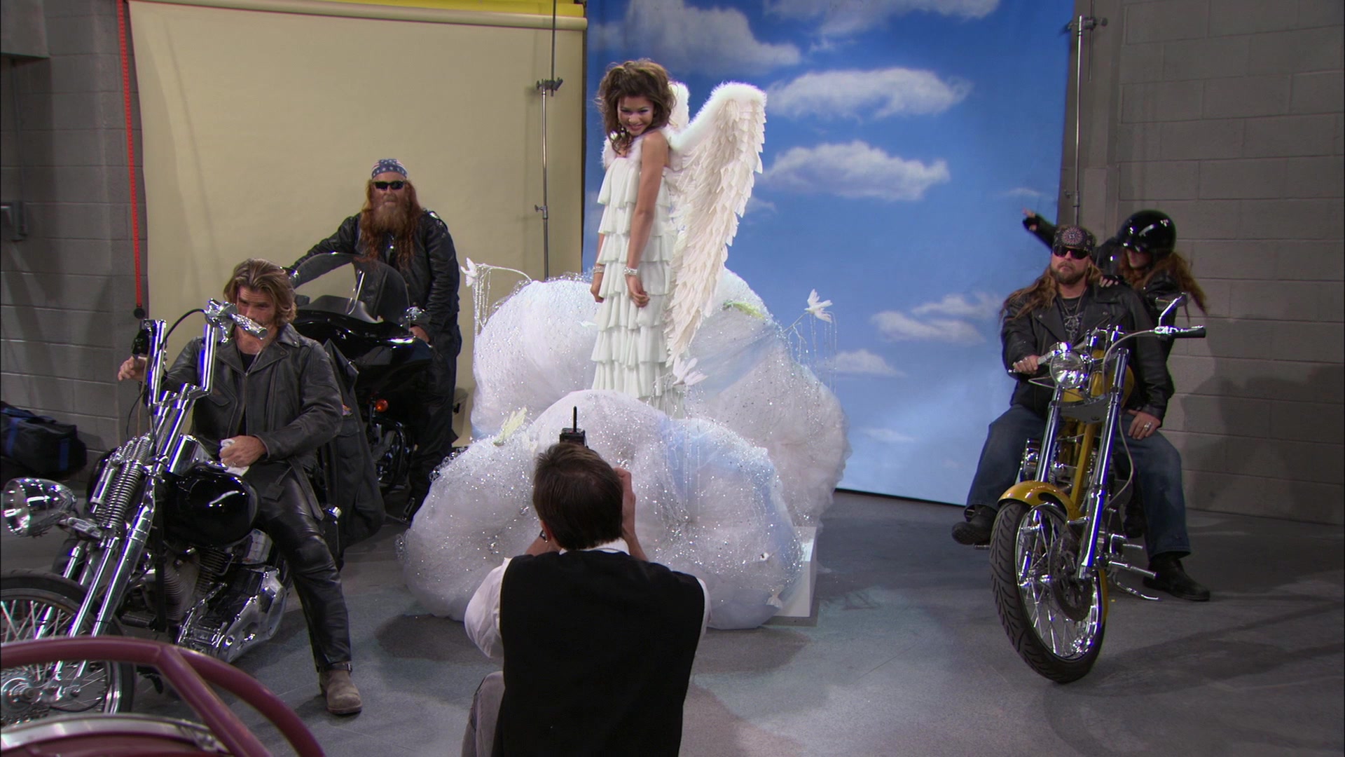 Shake_It_Up_S01E18_1080p_BTD_001481.jpg