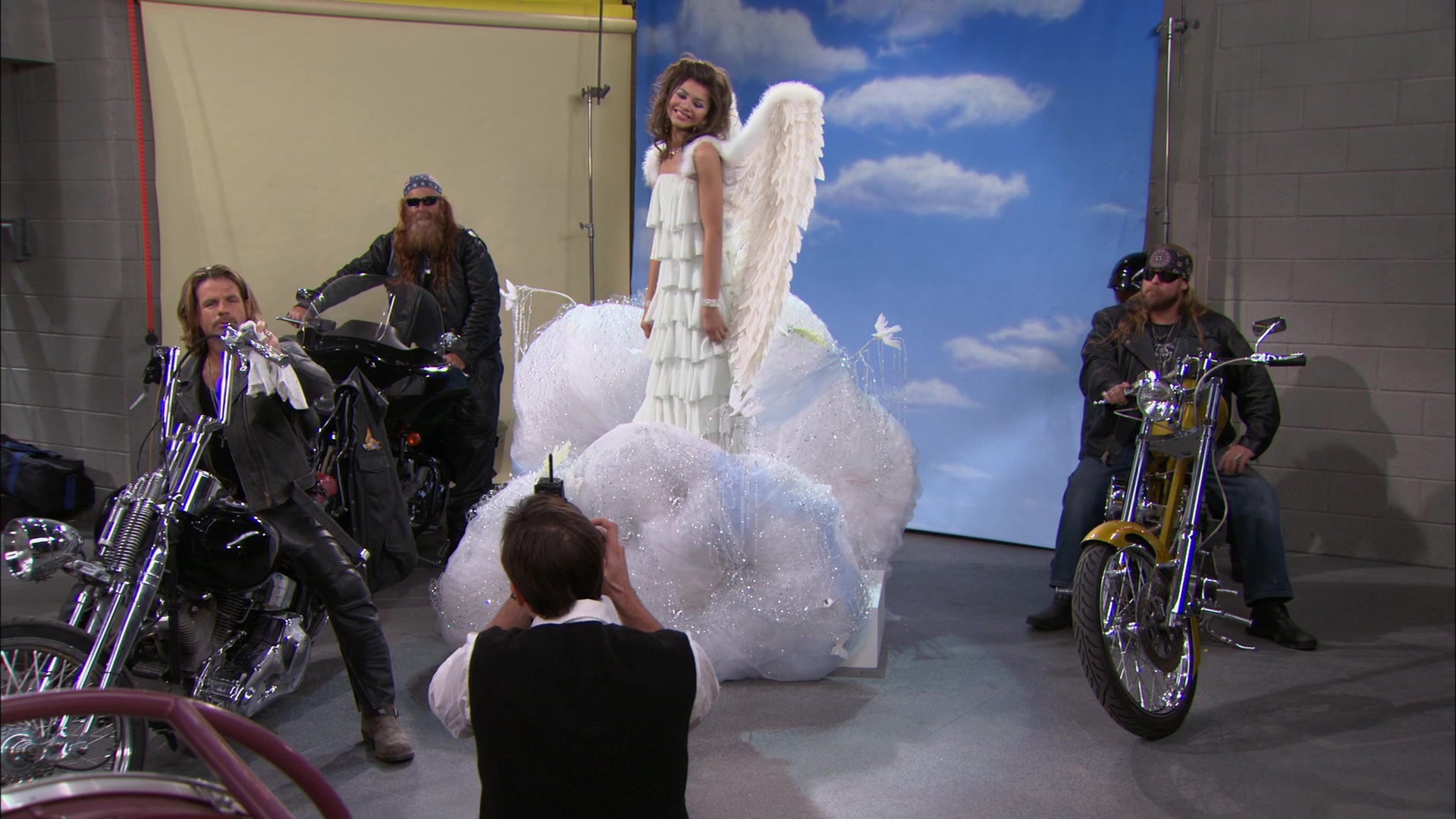 Shake_It_Up_S01E18_1080p_BTD_001538.jpg